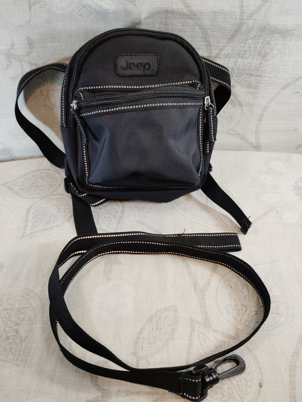 Jeep Black Kids Backpack Bag with Secure Anti-lost Harness Strap For Safety